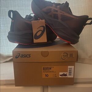 ASICS Novablast 5 Men's Shoes - Black and Red